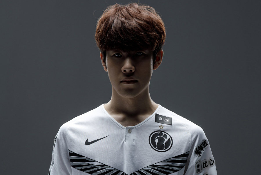 TT群访 HOYA：赢下相熟的iG很开心 想成为在LPL打上名号的上单