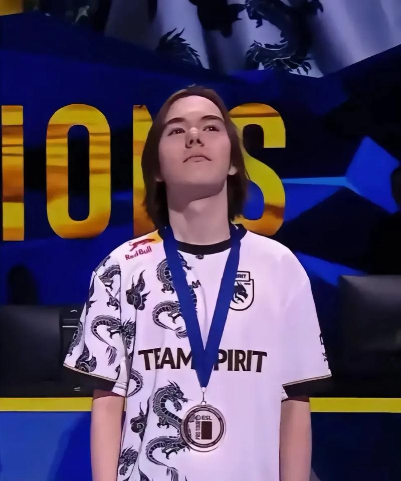 完美团战一波翻！Corn永恩+Letme凯南致命COMBO BGM扳平比分