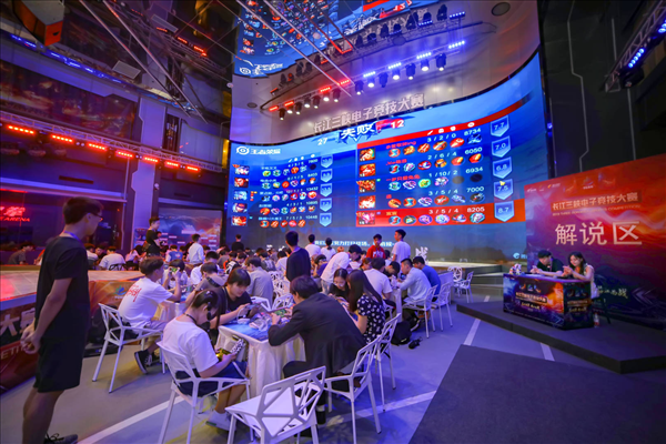 LPL官方公告：LPL战队将在自家基地或上海主场远程参加MSI季中赛